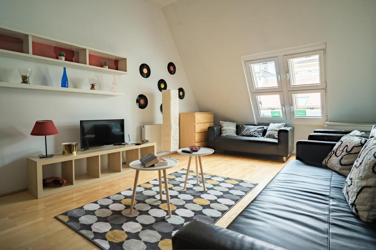 At Gozsdu Court, 60 Sqm, 2 With 2 Ac, Elevators, Kitchen Appartement